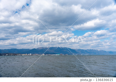 冬空の南琵琶湖と湖西方面の景観 136836615