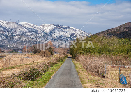 マキノ町知内川沿いのサイクリングロード　滋賀県高島市 136837274
