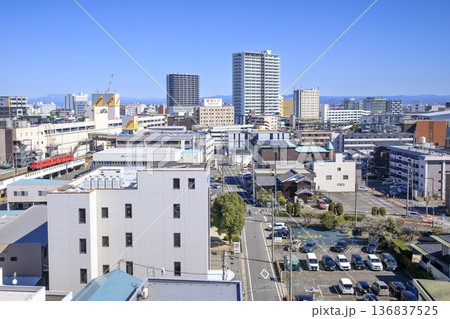 刈谷市、刈谷駅方面の風景と名鉄電車 刈谷市、刈谷駅方面の風景と名鉄電車 136837525