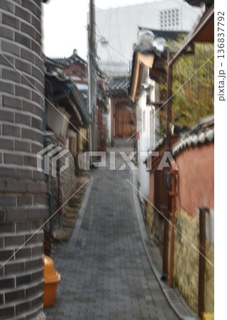 韓国の北村韓屋村 韓国の北村韓屋村 136837792