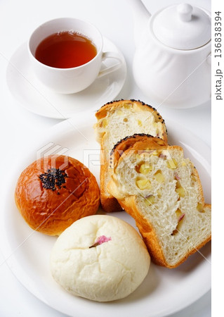 アンパン 芋食パン アンパン 芋食パン 136838394