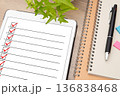 タブレットとノートとボールペン 136838468