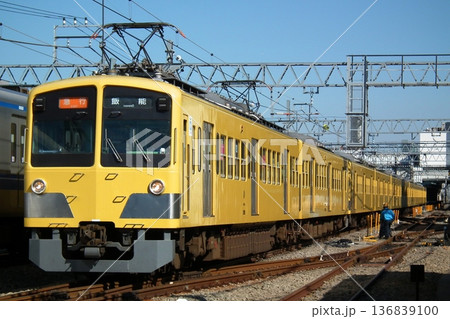 保谷～ひばりが丘を走行する 西武新101系 295F 136839100