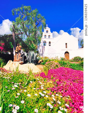 サンディエゴのサンディエゴエミッションの景観 136839425