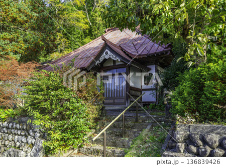鳥海山蕨岡　上寺　華蔵院　山形県遊佐町 136839426