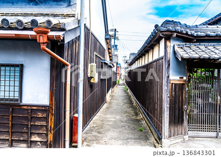 初秋の引田の街並み 路地の風景 香川県東かがわ市 初秋の引田の街並み 路地の風景 香川県東かがわ市 136843301