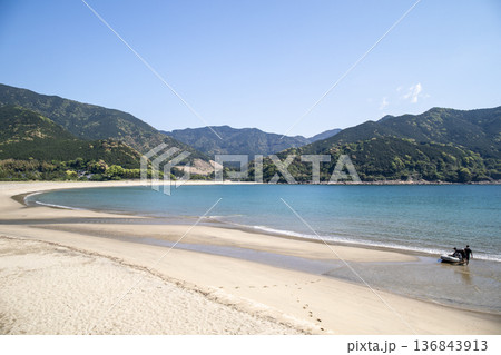 春の新鹿海岸 136843913