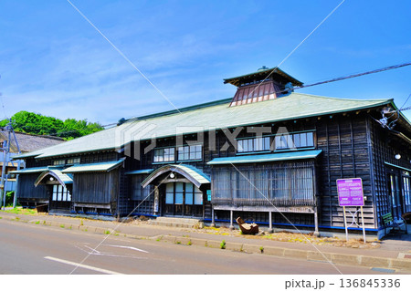 小樽市指定歴史的建造物 第62号　旧白鳥家番屋 136845336