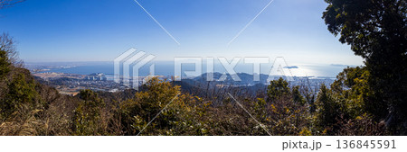 砥上山 西山頂よりラグーナテンボス方面を俯瞰する 砥上山 西山頂よりラグーナテンボス方面を俯瞰する 136845591