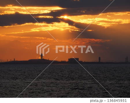 関西国際空港の夕景 関西国際空港の夕景 136845931