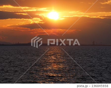 関西国際空港の夕景 136845938