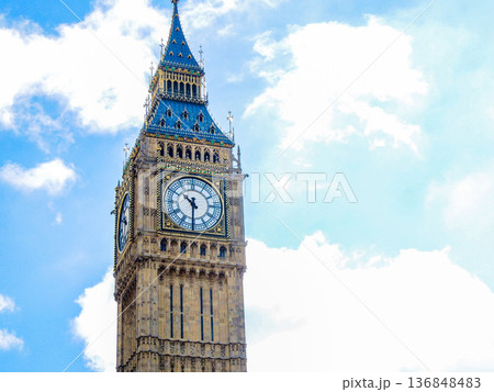 ロンドン・ビッグベンと青空 ロンドン・ビッグベンと青空 136848483