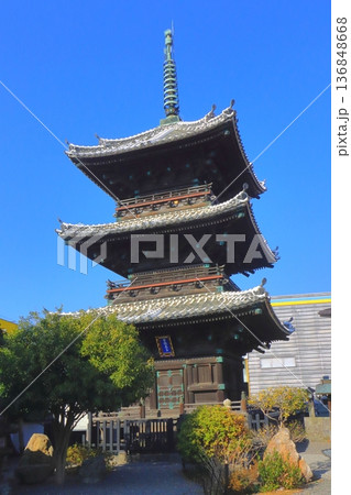 龍原寺三重塔(臼杵市・縦構図) 龍原寺三重塔(臼杵市・縦構図) 136848668