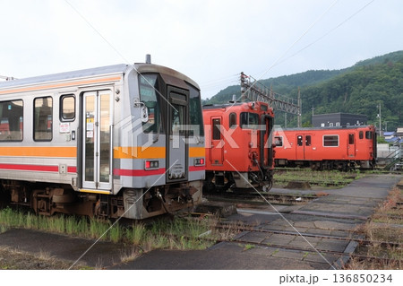 旧津山鉄道部:津山駅側線の留置線にて(岡山県津山市) 旧津山鉄道部:津山駅側線の留置線にて(岡山県津山市) 136850234