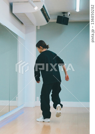 dance practice 136850282