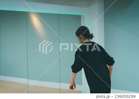 dance practice 136850299