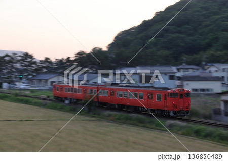 ［U］吉備線キハ47形（岡山⇔総社） 136850489