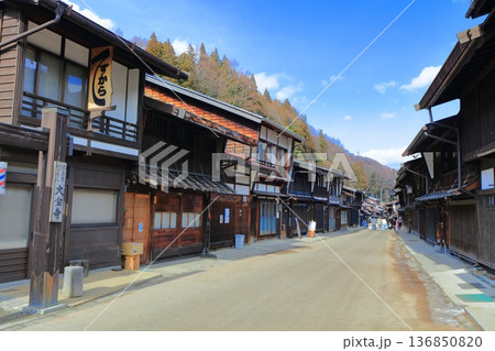 【長野県】晴天の奈良井宿の街並み 【長野県】晴天の奈良井宿の街並み 136850820