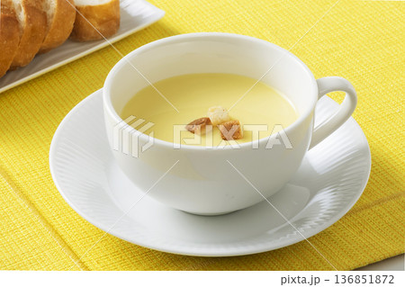 コーンスープ 136851872