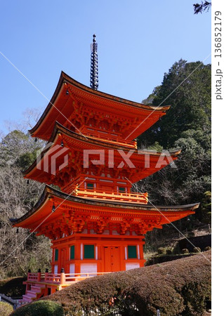 岡山県下最古の木造塔建築の三重塔がある真言宗のお寺「長福寺」 岡山県下最古の木造塔建築の三重塔がある真言宗のお寺「長福寺」 136852179