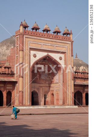 Jama Masjid Mosque in Fatehpur Sikri complex, Uttar Pradesh, India Jama Masjid Mosque in Fatehpur Sikri complex, Uttar Pradesh, India 136852198