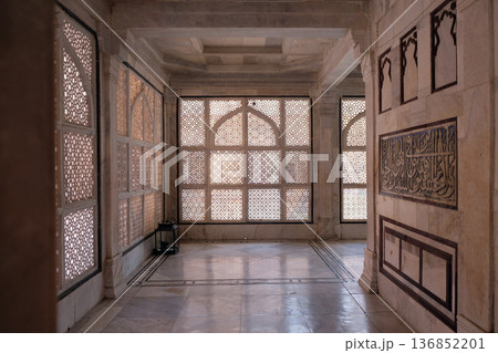 Carved window in the tomb of Salim Chishti in the Fatehpur Sikri complex, Uttar Pradesh, India 136852201