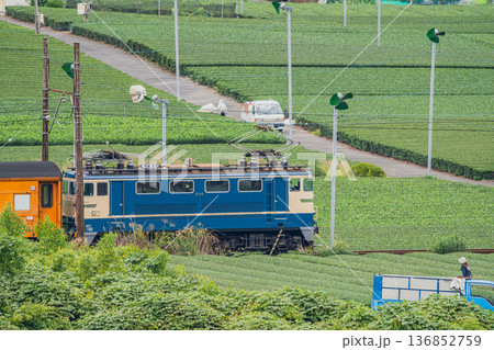 島田市の大井川鐡道の抜里駅周辺の風景(静岡県) 136852759