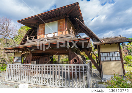 京都市 東本願寺 渉成園の傍花閣 京都市 東本願寺 渉成園の傍花閣 136853776