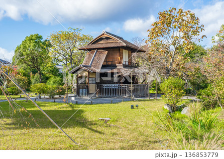 京都市 東本願寺 渉成園の傍花閣 京都市 東本願寺 渉成園の傍花閣 136853779