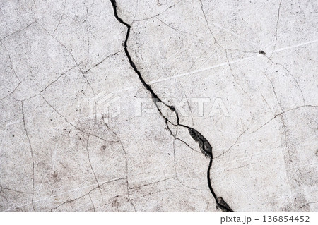 Grunge cracked concrete wall texture abstract background 136854452