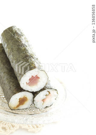 三種の海苔巻き寿司 三種の海苔巻き寿司 136856858