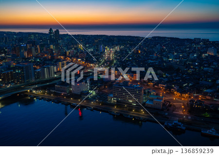 新潟市内の夜景 新潟市内の夜景 136859239