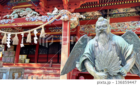日本の寺社仏閣の彫刻と天狗の像 厄除けと伝統文化 高尾山 日本の寺社仏閣の彫刻と天狗の像 厄除けと伝統文化 高尾山 136859447