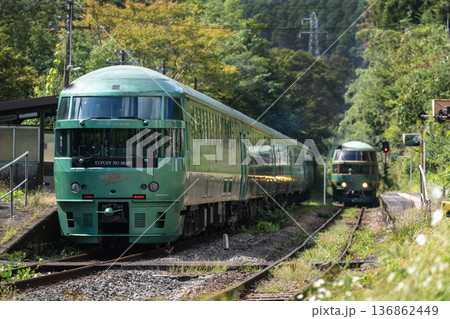 列車交換 136862449