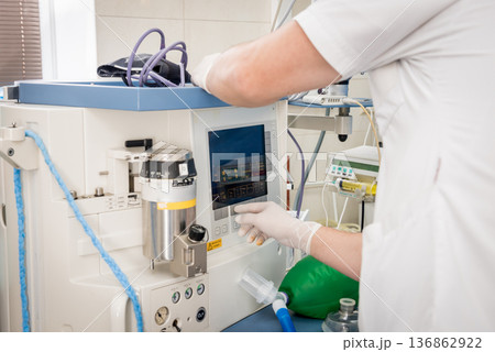 Pre oxygenation for general anesthesia in surgery room Pre oxygenation for general anesthesia in surgery room 136862922