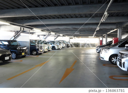自走式立体駐車場　立体駐車場　 136863781