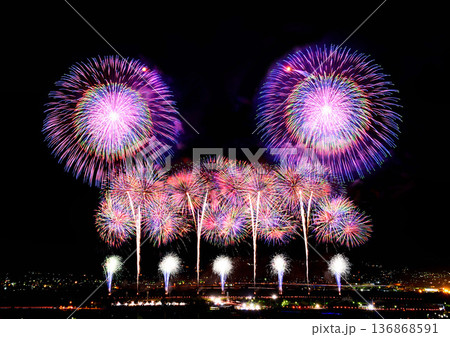 神明の花火大会クライマックス 136868591