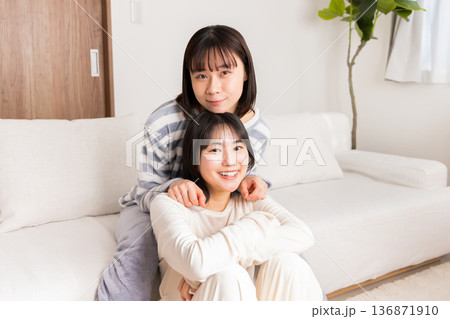 ホテル女子会　パジャマ 136871910