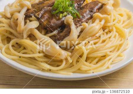 イワシの蒲焼きのパスタ 136872510