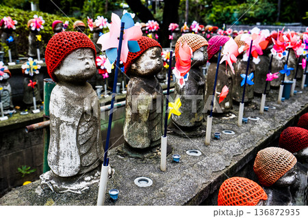 千躰子育地蔵尊のお地蔵さん 136872935
