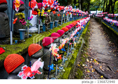 千躰子育地蔵尊のお地蔵さん 千躰子育地蔵尊のお地蔵さん 136872940