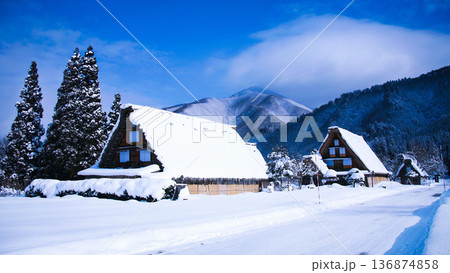 豪雪の白川郷 136874858