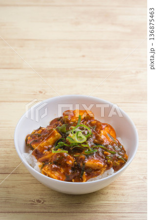 ピリ辛のマーボー丼 ピリ辛のマーボー丼 136875463