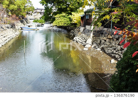桑名市　桑名城城壁と堀川 136876190