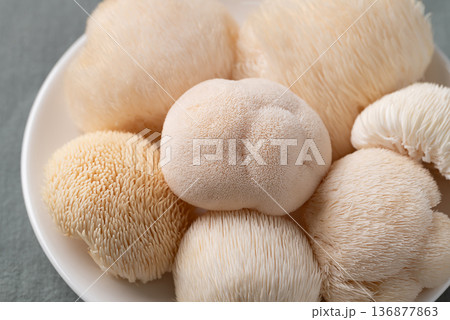 Fresh Lion's Mane mushroom (Hericium erinaceus) or Yamabushitake mushroom 136877863