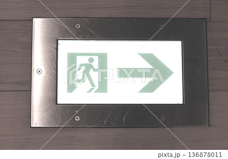 EXIT EXIT 136878011