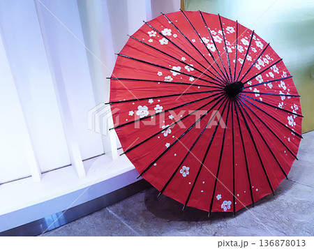 傘 傘 136878013