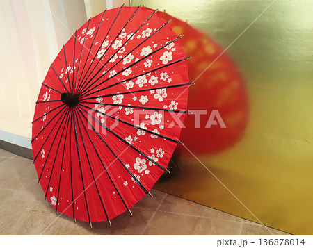 傘 傘 136878014