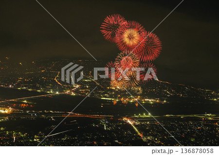 神明の花火（山梨・市川三郷町） 136878058