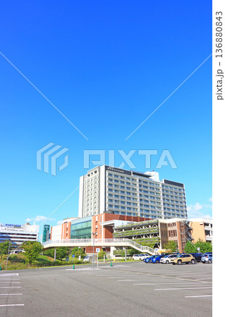 愛知県長久手市、愛知医科大学病院の風景 愛知県長久手市、愛知医科大学病院の風景 136880843